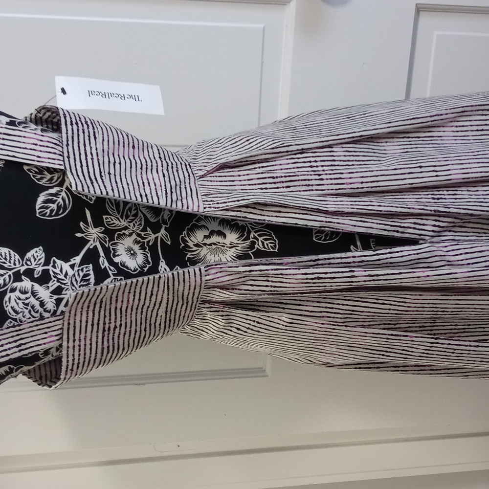 💘Carolina Herrera💘 - Black/White/Pink Stripe Pleated Cotton Midi Dress - Picture 9 of 15